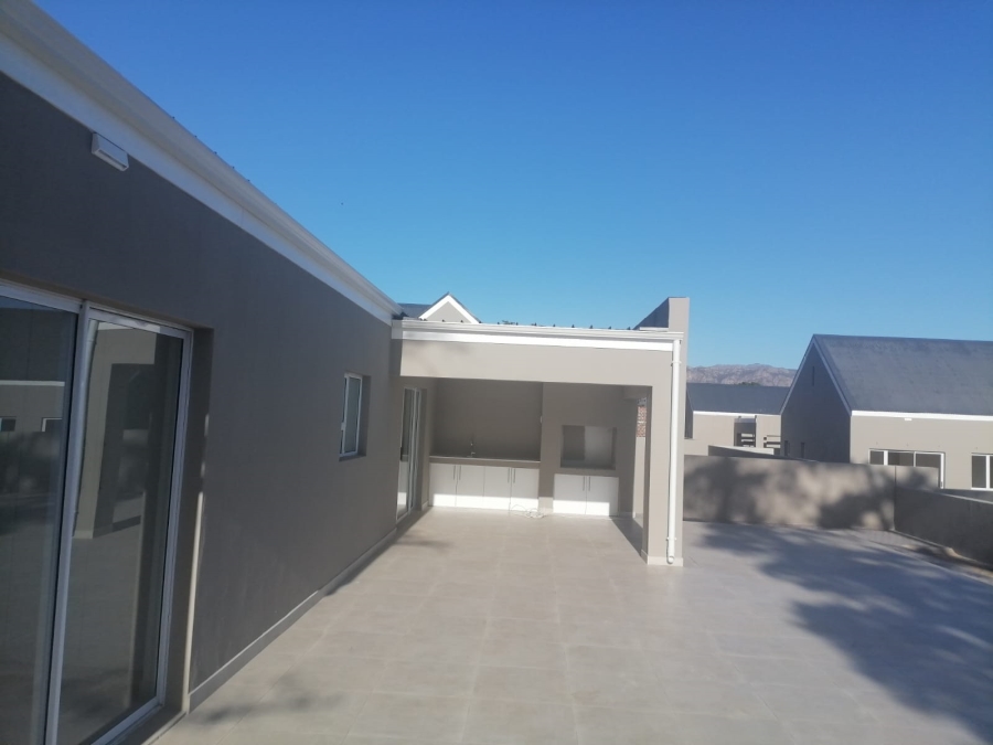 3 Bedroom Property for Sale in Somerset Lakes Western Cape